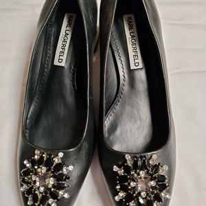 Karl Lagerfeld  women shoes with brochet  Black Leather Heels (2")  size 8.5